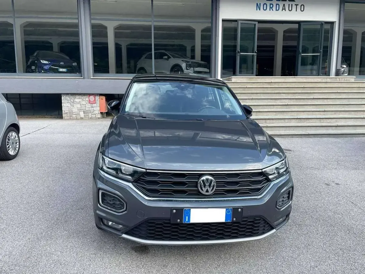 Usata VW T-Roc Style 116 CV (85 kW) 2018 Tetto nero SUV