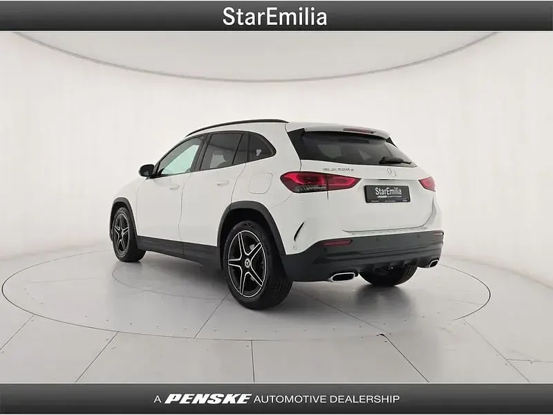 Usata Mercedes GLA200 Premium 150 CV (110 kW) 2022 Bianco SUV