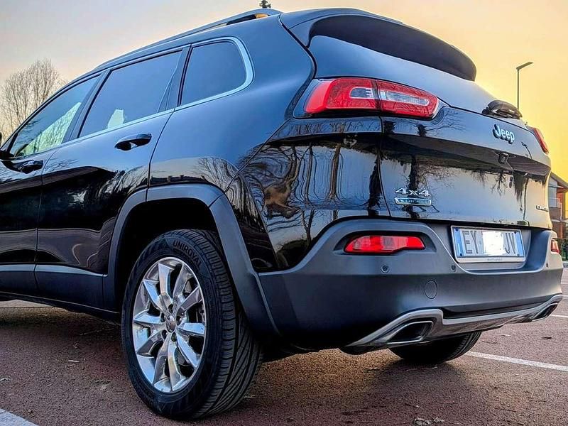Usata Jeep Cherokee Limited 170 CV (125 kW) 2015 Nero SUV