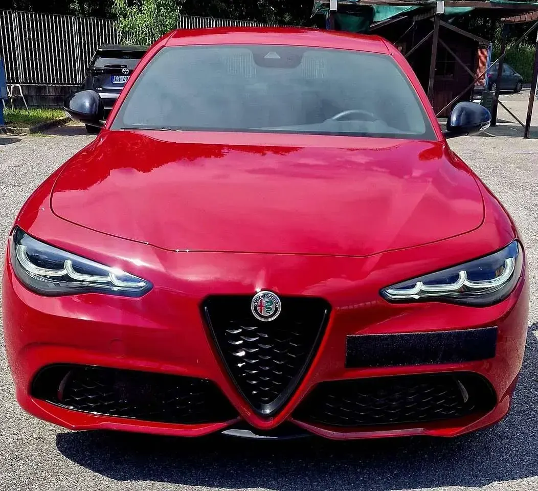 Usata Alfa Romeo Giulia Competizione 280 CV (205 kW) 2023 Rosso brillante Berlina
