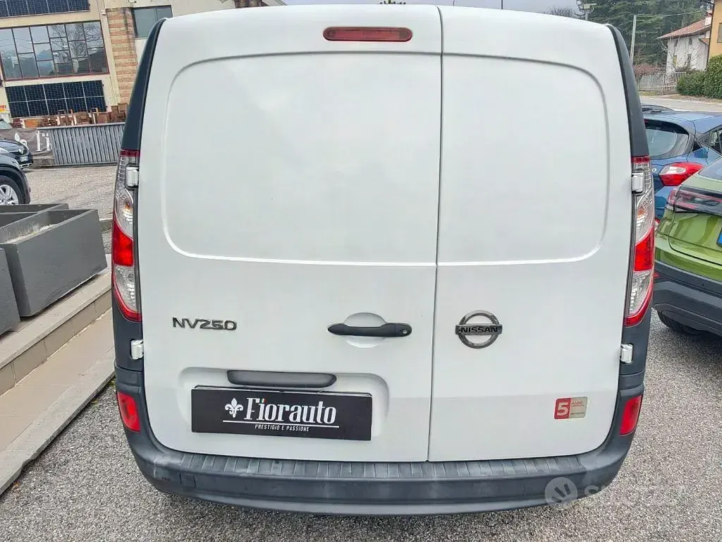 Usata Nissan NV250 95 CV (69 kW) 2021 Bianco Furgone