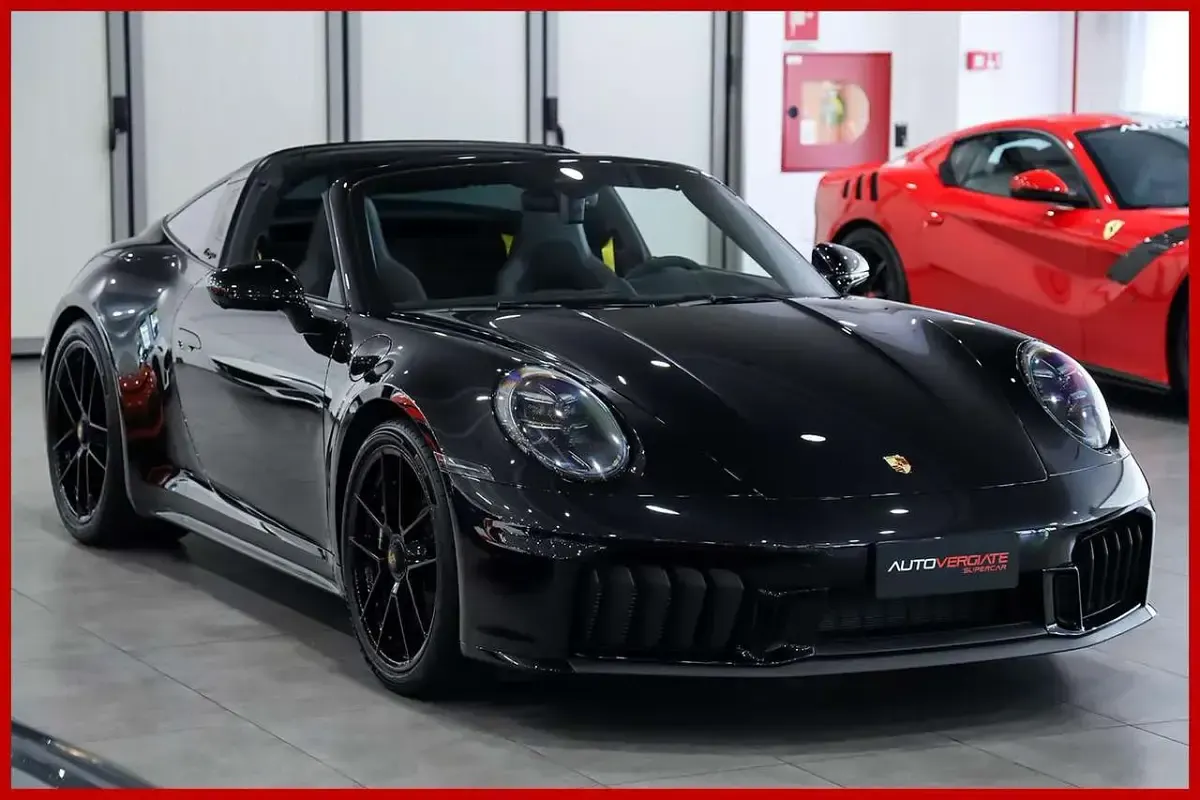 Usata Porsche 992 541 CV (397 kW) 2025 Nero Cabrio