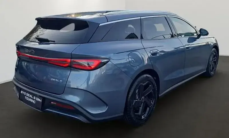 Nuova BYD Seal Boost 184 CV (135 kW) 2026 Blu Station wagon