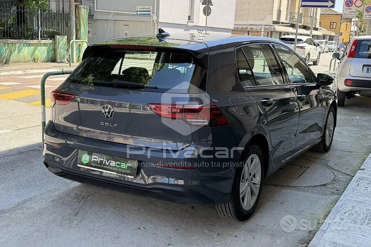 Usata VW Golf VII Life 116 CV (85 kW) 2021 Grigio Utilitaria