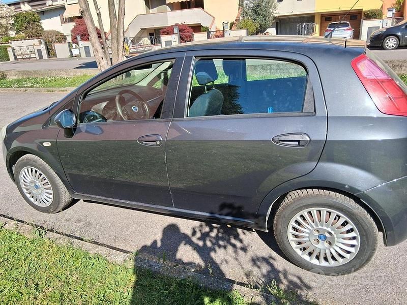 Usata Fiat Punto 65 CV (47 kW) 2007 Nero Utilitaria