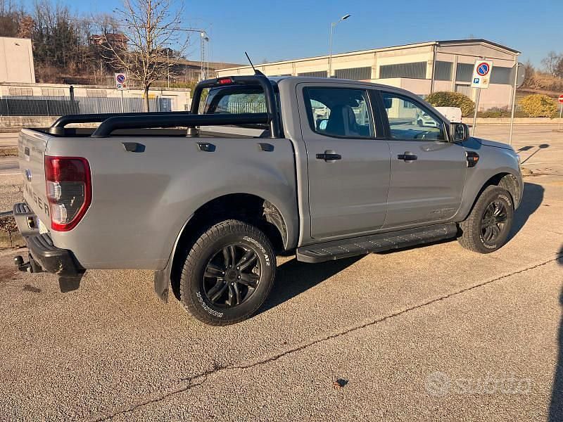 Usata Ford Ranger Wolftrak 170 CV (125 kW) 2022 Grigio Pick-up