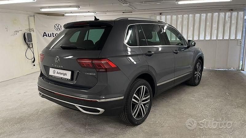 Usata VW Tiguan Elegance 245 CV (180 kW) 2021 Grigio scuro SUV