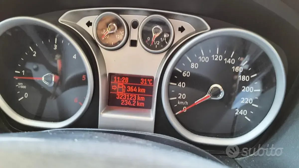 Usata Ford Focus 109 CV (80 kW) 2010 Bianco Berlina