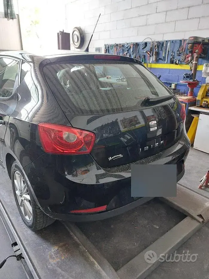 Usata Seat Ibiza 85 CV (62 kW) 2010 Nero Berlina