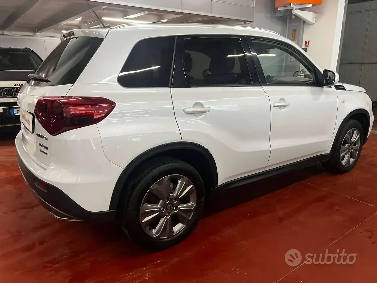 Usata Suzuki Vitara 129 CV (94 kW) 2020 Bianco SUV