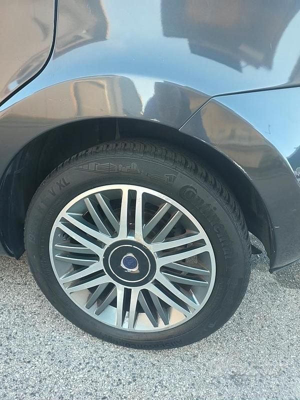 Usata Lancia Musa 120 CV (88 kW) 2009 Grigio Monovolume