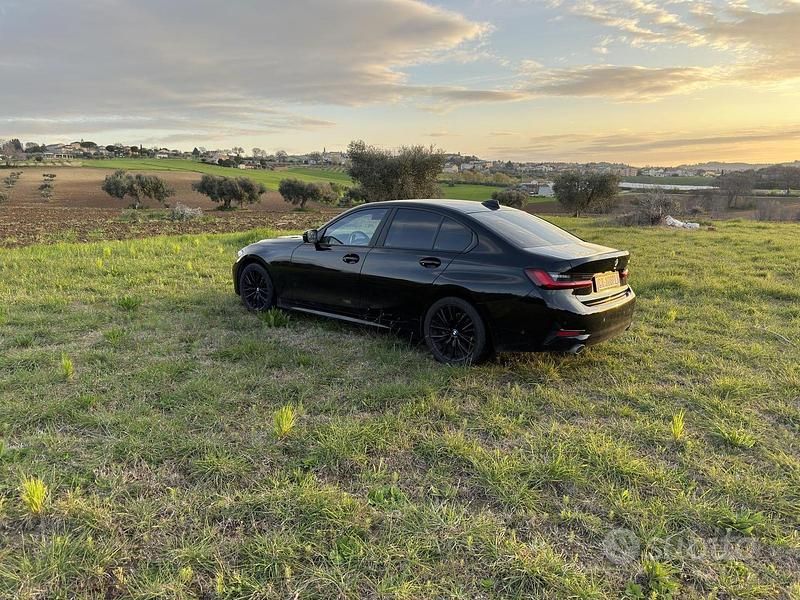 Usata BMW 318 150 CV (110 kW) 2021 Nero Berlina