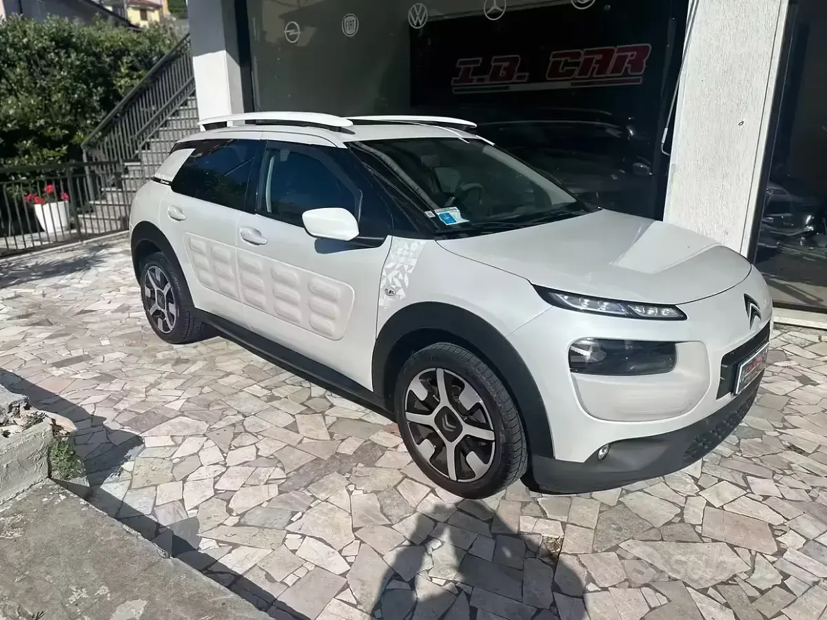 Usata Citroën C4 Feel 110 CV (80 kW) 2017 Bianco SUV