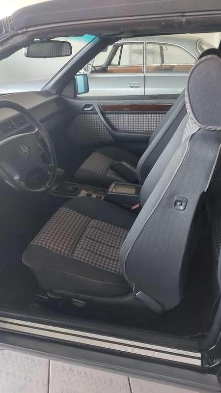 Usata Mercedes E200 136 CV (100 kW) 1997 Cabrio