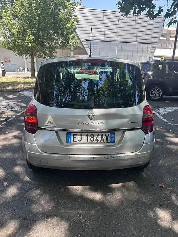 Usata Renault Grand Modus Dynamique 101 CV (74 kW) 2011 Monovolume
