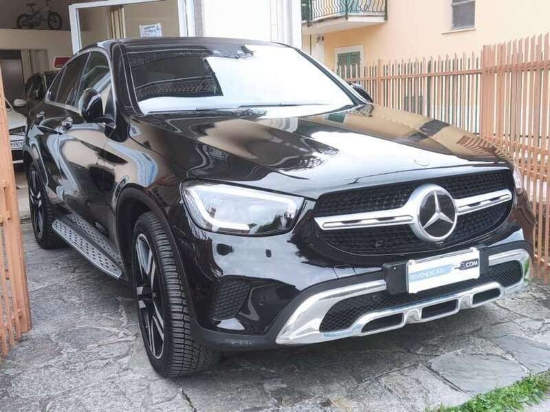 Nero Usata 2020 Mercedes GLC300e Premium Coupé | 41.300 € (Buon prezzo) - Immagine 1/4