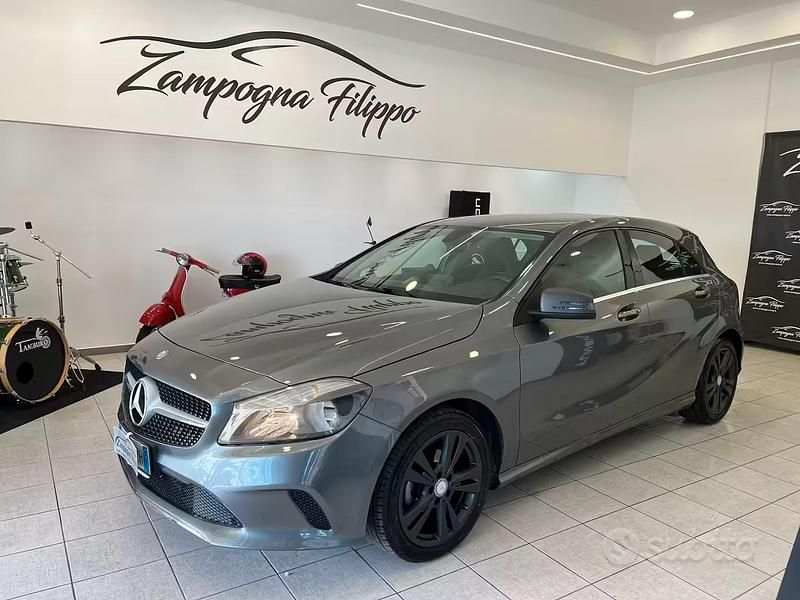 Usata Mercedes A180 Premium 109 CV (80 kW) 2015 Grigio Berlina