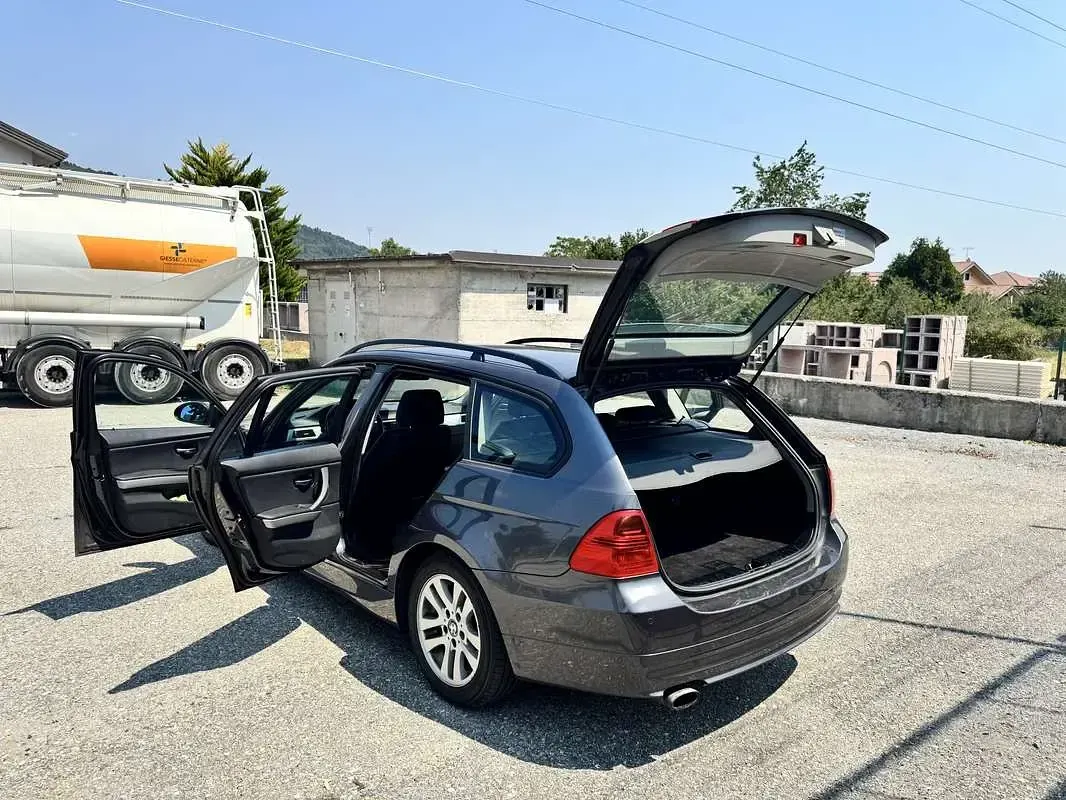 Usata BMW 318 143 CV (105 kW) 2008 Nero Station wagon