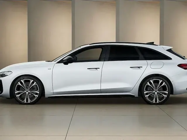 Usata Audi A5 S-Line 299 CV (219 kW) 2025 Bianco ghiaccio metallizzato Station wagon