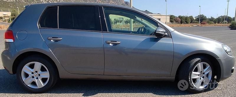 Usata VW Golf VI Comfortline 122 CV (89 kW) 2009 Grigio Utilitaria