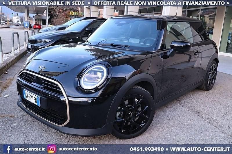Usata Mini Cooper Favoured 156 CV (114 kW) 2024 Nero Utilitaria