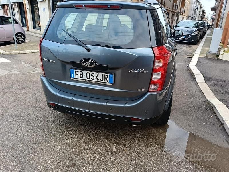 Usata Mahindra XUV500 140 CV (102 kW) 2015 Marrone SUV