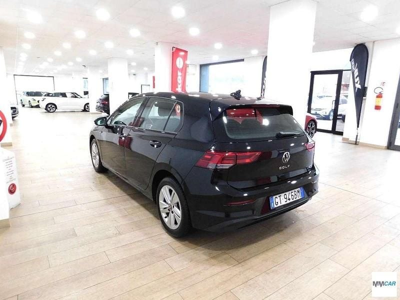 Usata VW Golf Life 110 CV (80 kW) 2024 Oro Coupé
