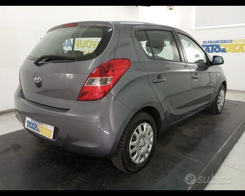 Usata Hyundai i20 Classic 77 CV (56 kW) 2009 Grigio metallizzato Utilitaria