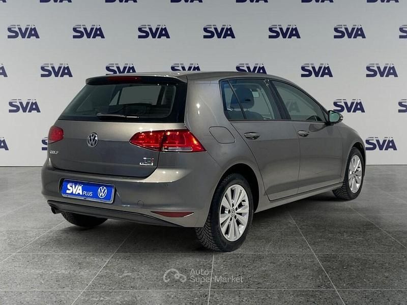 Usata VW Golf VII Comfortline 110 CV (80 kW) 2016 Gray Berlina
