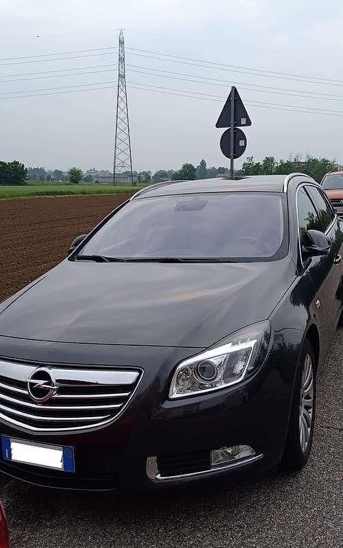 Grigio Usata 2009 Opel Insignia Cosmo Station wagon | 7650 € (Buon prezzo) - Immagine 1/4