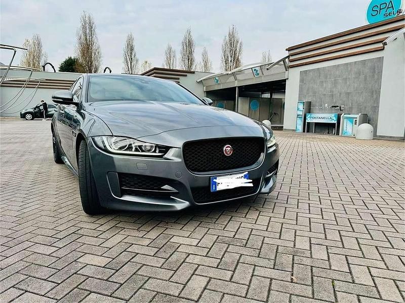 Usata Jaguar XE R-Sport 179 CV (131 kW) 2017 Berlina