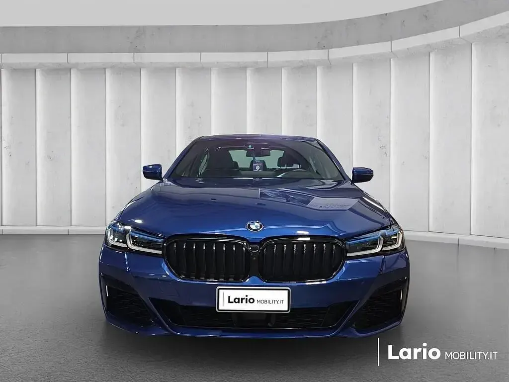 Usata BMW 550 530 CV (389 kW) 2022 Blu Berlina