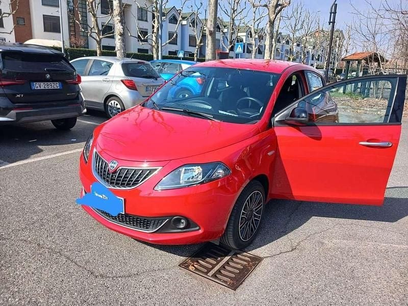 Usata Lancia Ypsilon Silver 69 CV (50 kW) 2021 Utilitaria