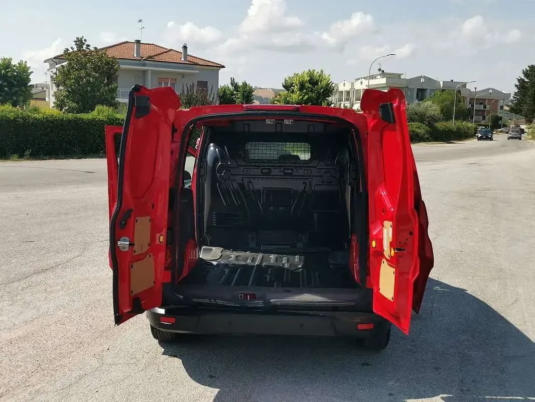 Usata Ford Transit 75 CV (55 kW) 2023 Rosso Furgone
