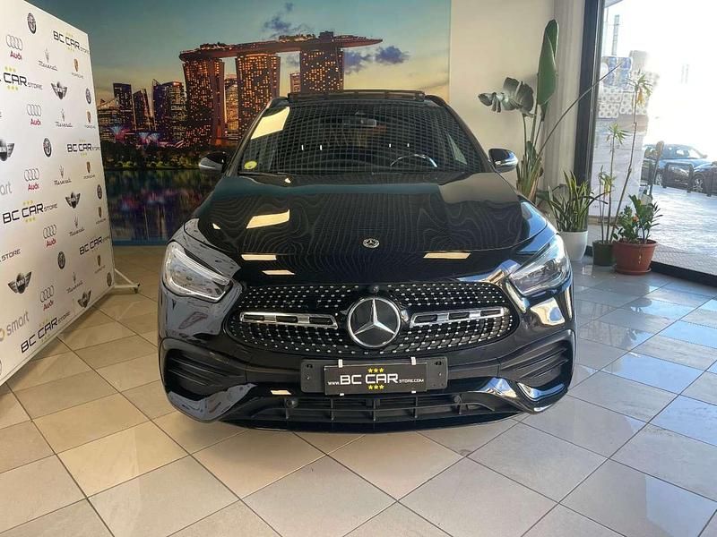 Usata Mercedes GLA200 Premium 150 CV (110 kW) 2021 Nero SUV