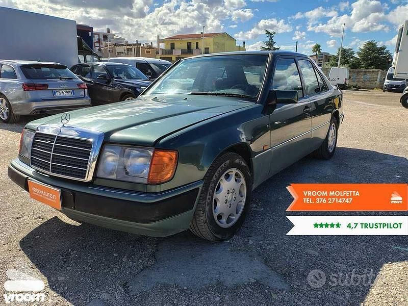 Usata Mercedes 200 135 CV (99 kW) 1993 Verde Berlina
