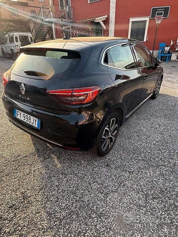 Używany Renault Clio V Intens 101 KM (74 kW) 2019 Czarny Sedan/Limuzyna
