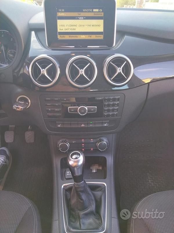 Usata Mercedes B180 2012 Nero Monovolume