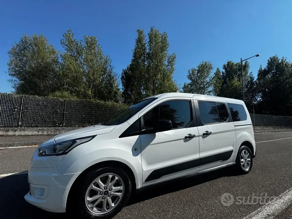 Usata Ford Tourneo Connect Active 120 CV (88 kW) 2021 Bianco Monovolume