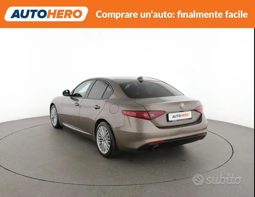 Usata Alfa Romeo Giulia Executive 160 CV (117 kW) 2019 Grigio Berlina