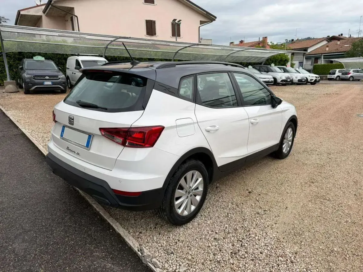 Usata Seat Arona Style 95 CV (69 kW) 2023 Bianco SUV