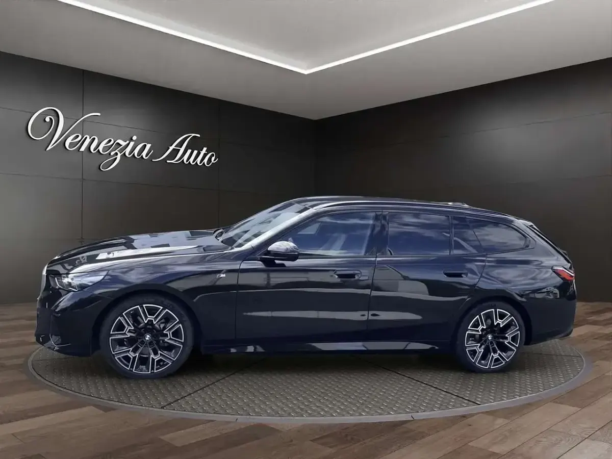 Usata BMW 520 M Sport 189 CV (139 kW) 2025 Nero Station wagon