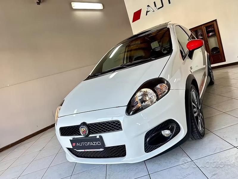 Usata Abarth Grande Punto 155 CV (114 kW) 2009 Bianco Utilitaria