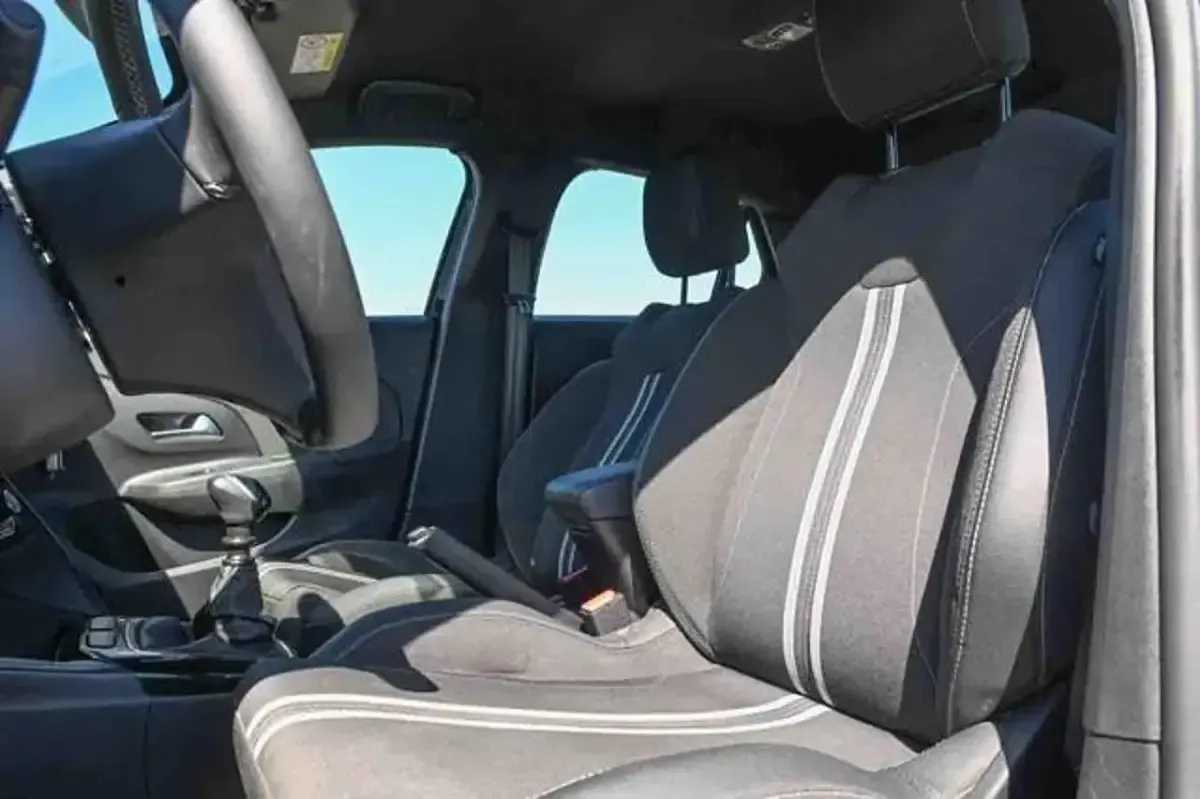 Usata Opel Corsa 101 CV (74 kW) 2025 Nero Utilitaria
