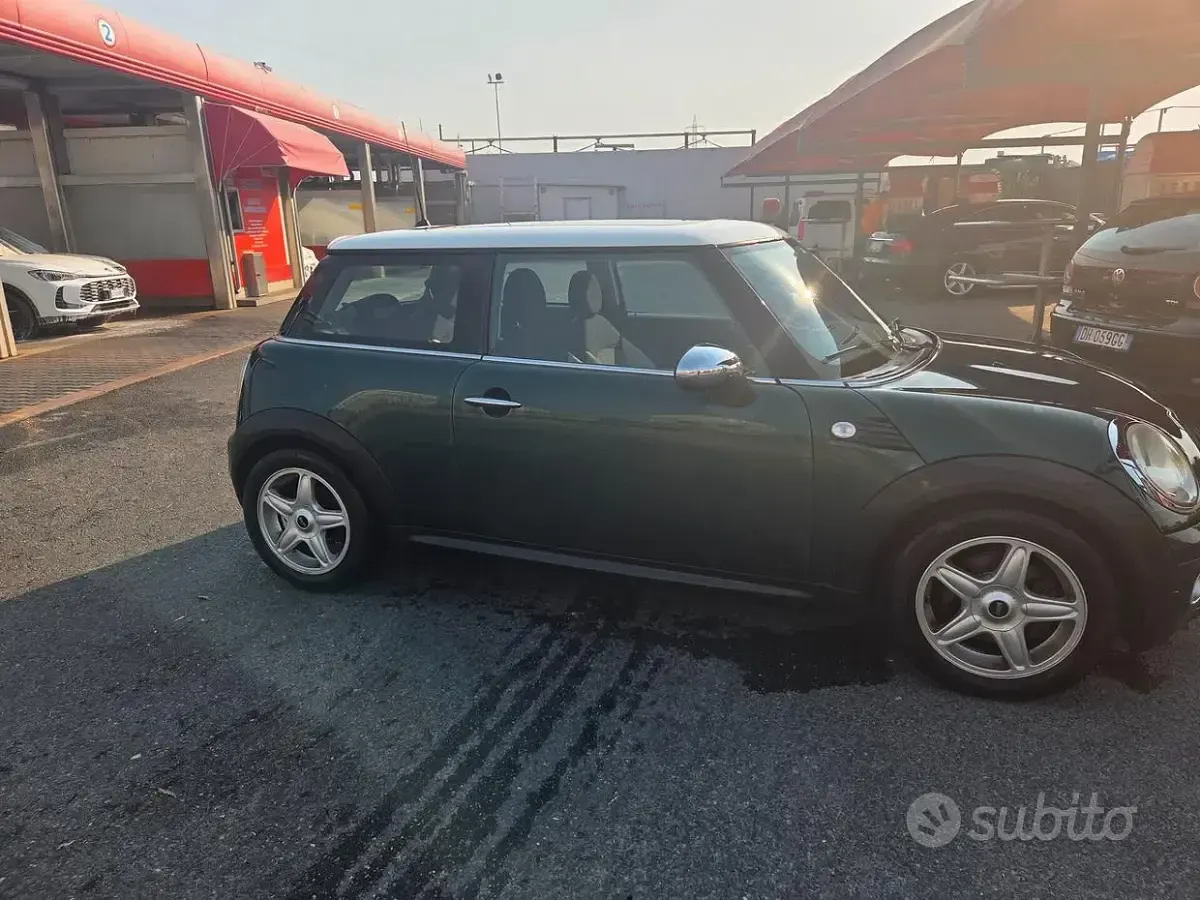 Usata Mini Cooper 109 CV (80 kW) 2010 Verde Utilitaria