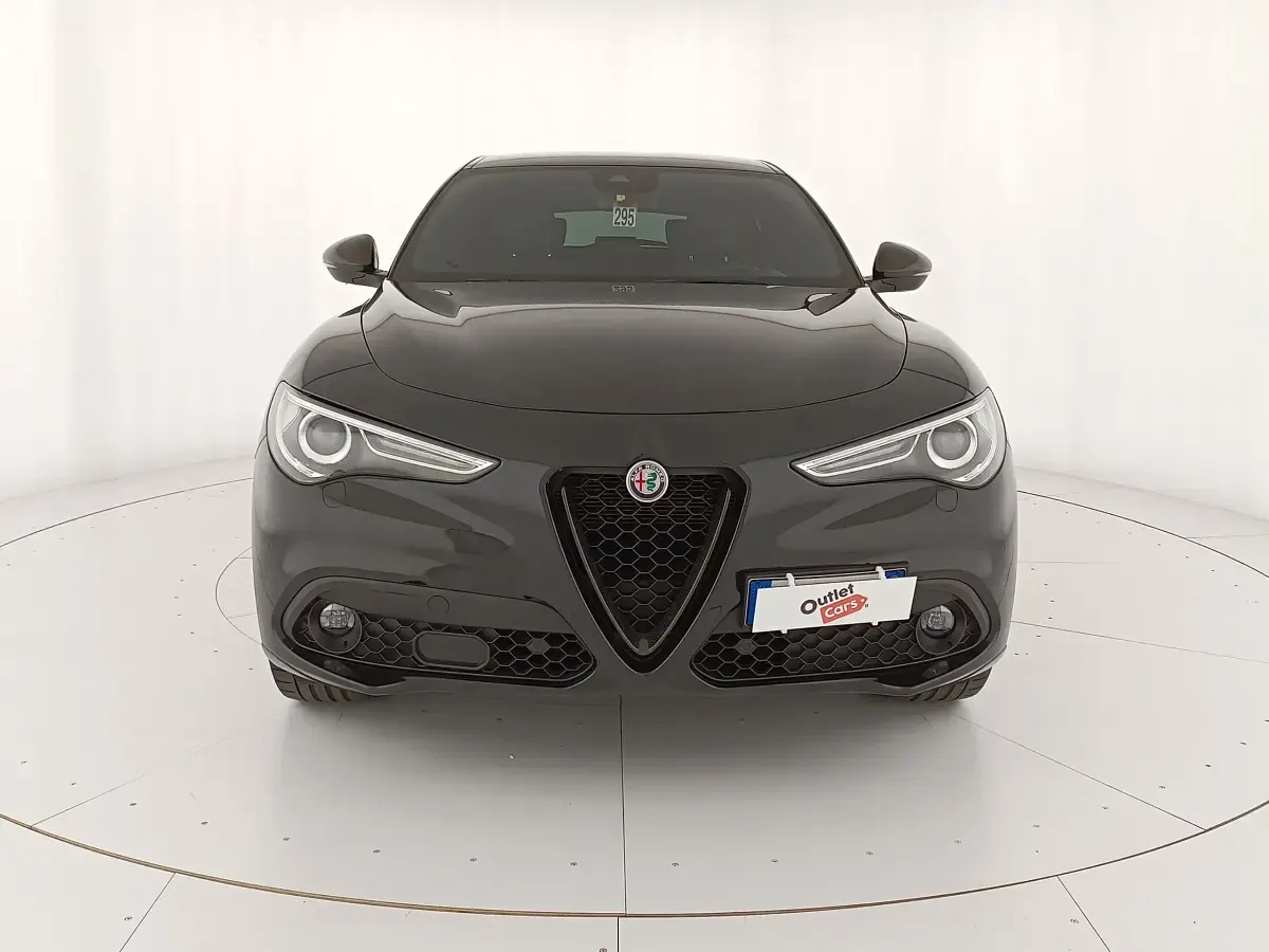 Usata Alfa Romeo Stelvio Ti 210 CV (154 kW) 2021 Nero metallizzato SUV