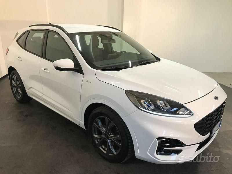 Usata Ford Kuga ST-Line 120 CV (88 kW) 2022 Bianco SUV