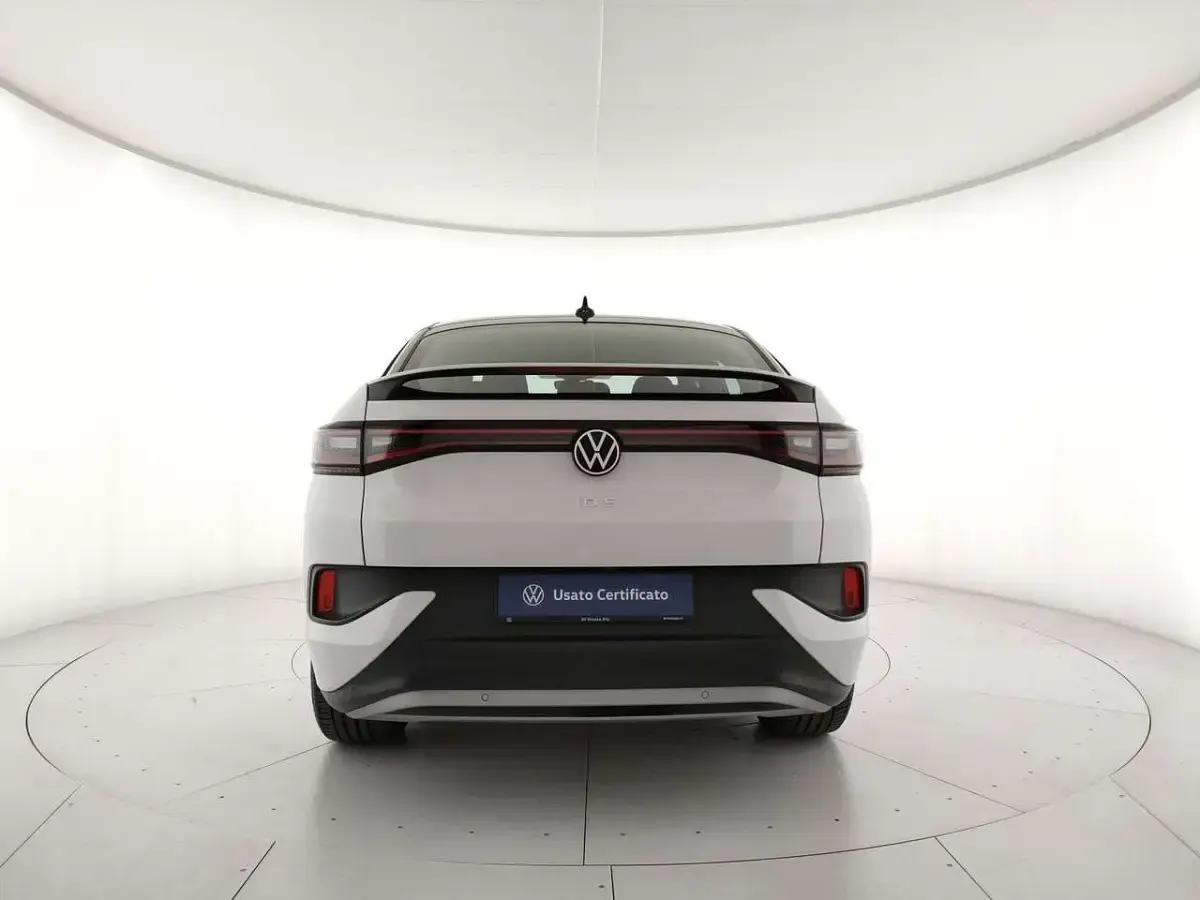 Usata VW ID.5 Pro Performance 150 kW (204 CV) 2023 Glacier white metallizzato nero SUV