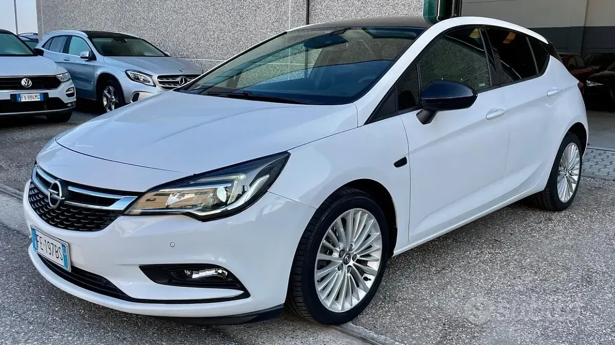 Usata Opel Astra Innovation 160 CV (117 kW) 2016 Bianco Berlina