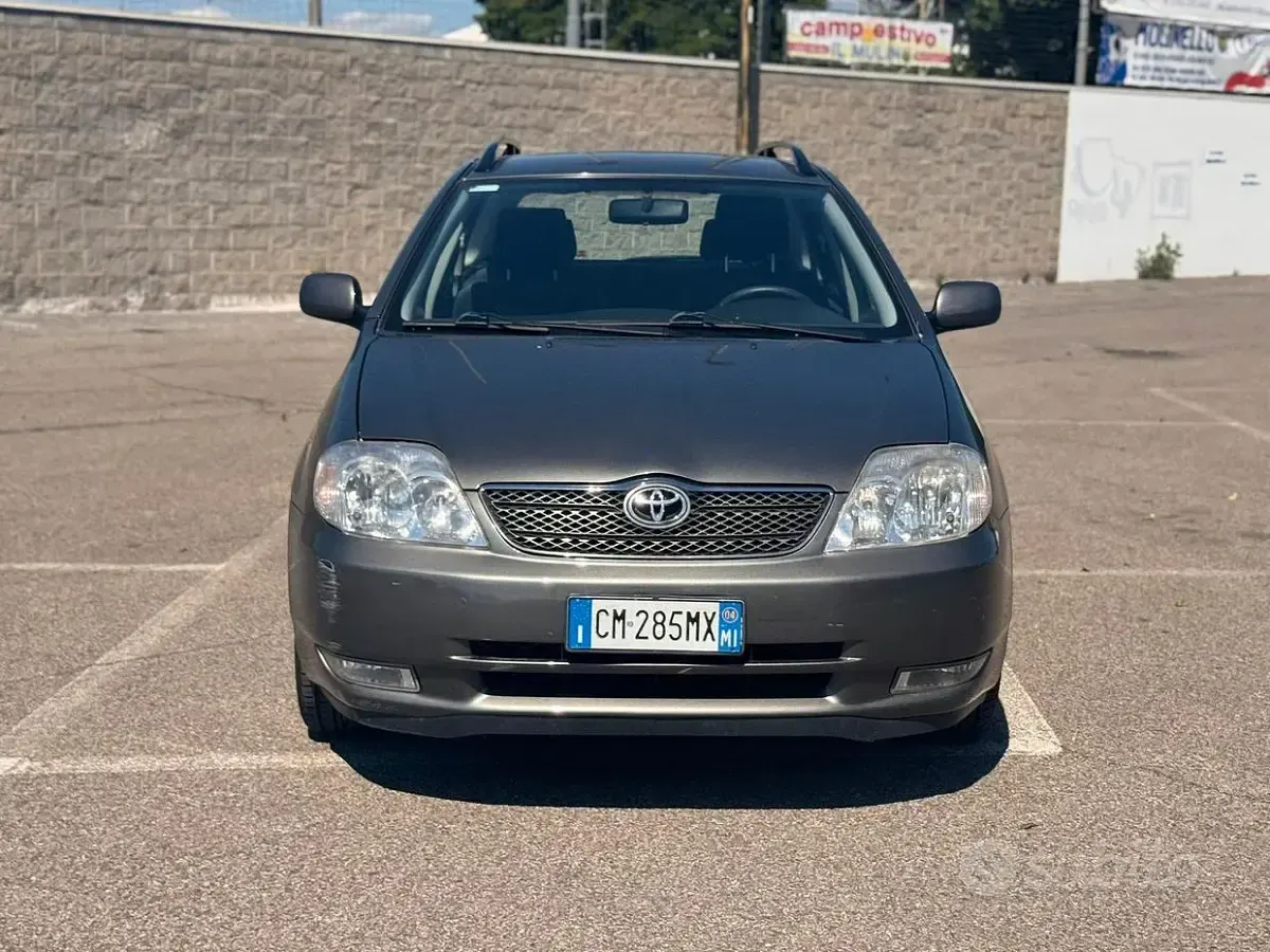 Usata Toyota Corolla 110 CV (80 kW) 2004 Grigio Station wagon